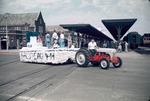 Tractor Pulling 4-H Float