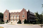 Memorial Hall on the Bethel College Campus