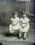 Box 44, Neg. No. 52865: Gladys and Evelyn Ward