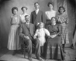 Box 4, Neg. No. 19037B: Beswick Family