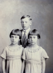 Box 70, Neg. No. 54085-A: Will Radke's Children by William R. Gray